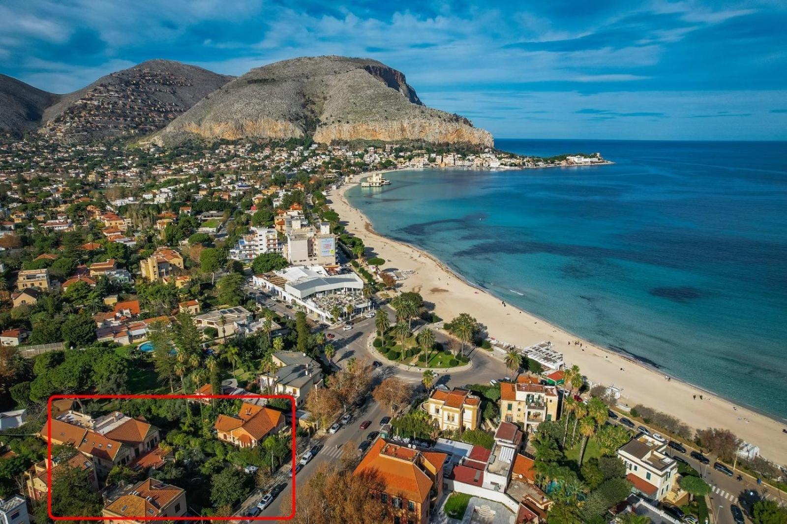 Mondello Beach Luxury Apartments Палермо Екстер'єр фото